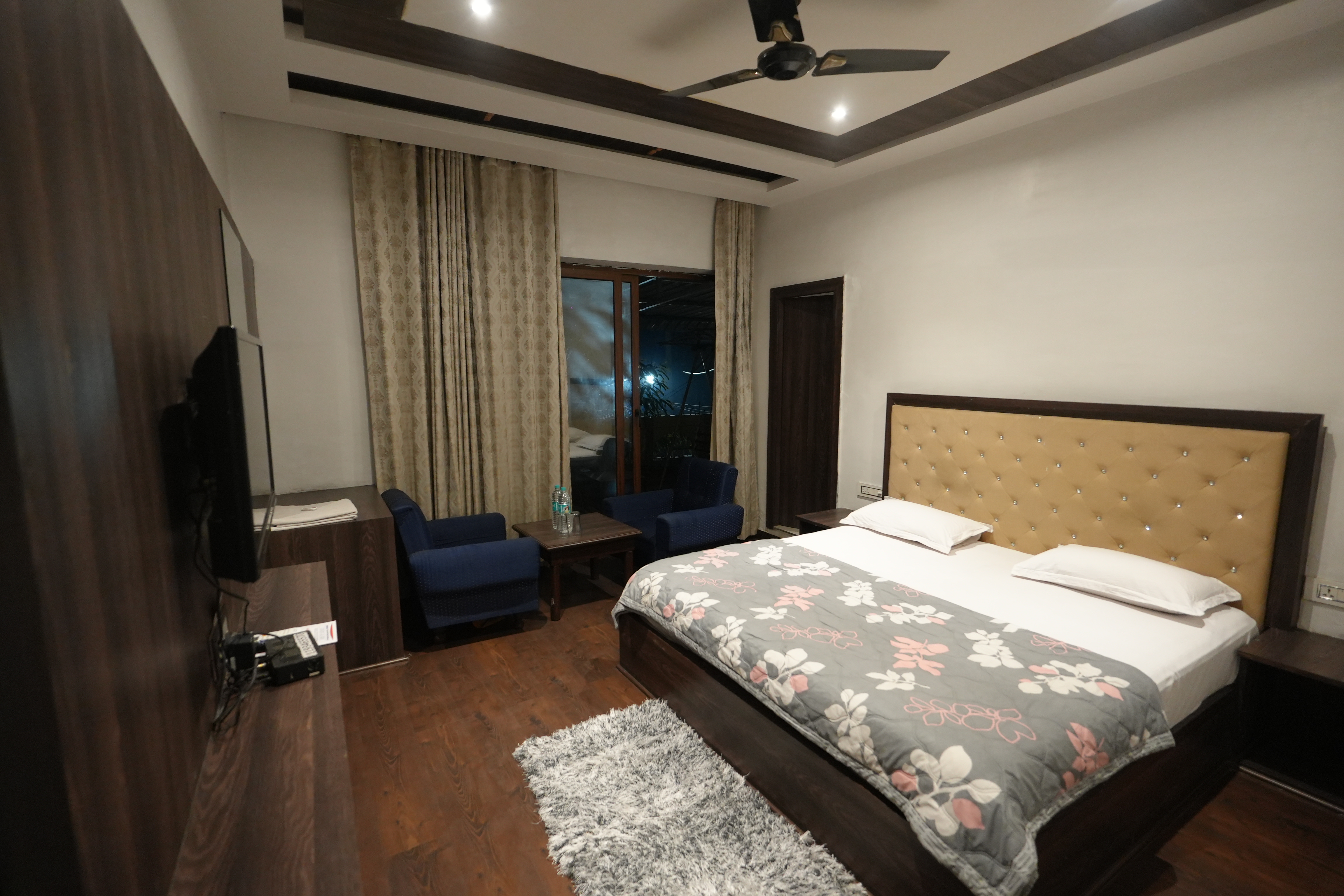 Contact Hotel Rani Palace